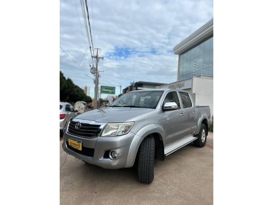 TOYOTA HILUX 2.7 SRV 4X2 CD 16V FLEX 4P AUTOMÁTICO TOYOTA HILUX 2.7 SRV 4X2 CD 16V FLEX 4P AUTOMÁTICO